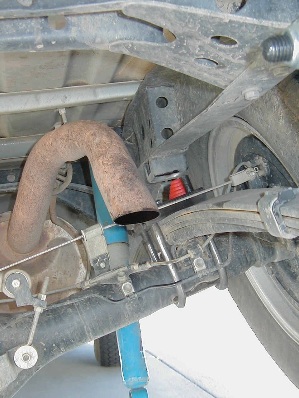 rear with L shock off bump stop